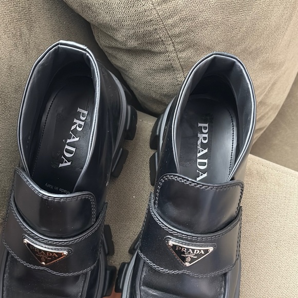 Prada Monolith Leather Loafers Mens - Picture 4 of 7